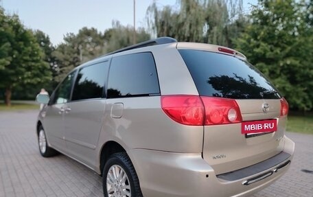 Toyota Sienna II рестайлинг, 2007 год, 1 040 000 рублей, 5 фотография