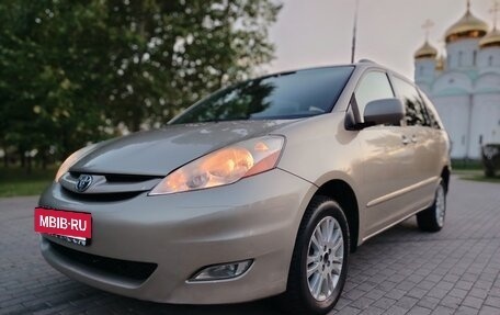 Toyota Sienna II рестайлинг, 2007 год, 1 040 000 рублей, 13 фотография