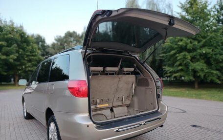 Toyota Sienna II рестайлинг, 2007 год, 1 040 000 рублей, 21 фотография