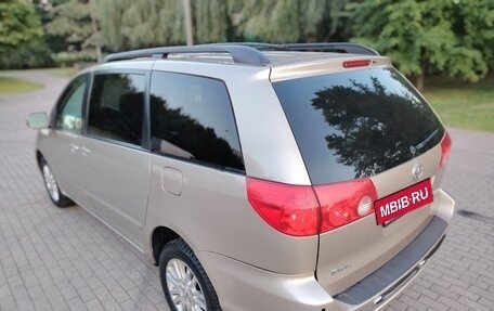 Toyota Sienna II рестайлинг, 2007 год, 1 040 000 рублей, 18 фотография