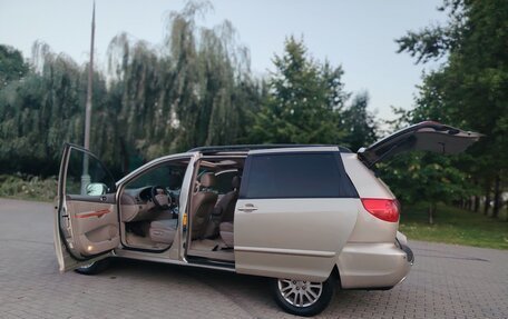 Toyota Sienna II рестайлинг, 2007 год, 1 040 000 рублей, 40 фотография