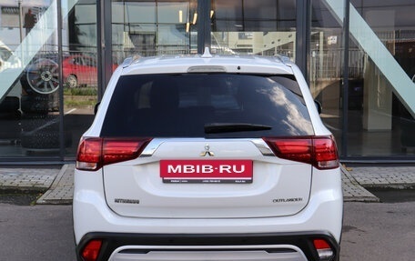 Mitsubishi Outlander III рестайлинг 3, 2019 год, 1 969 000 рублей, 5 фотография