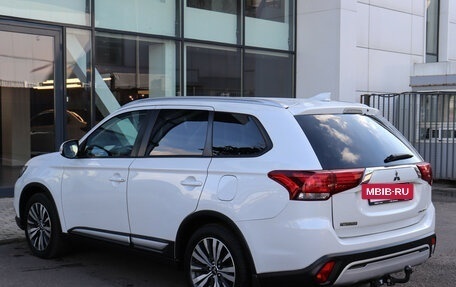 Mitsubishi Outlander III рестайлинг 3, 2019 год, 1 969 000 рублей, 6 фотография