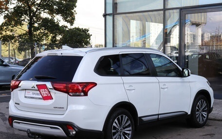 Mitsubishi Outlander III рестайлинг 3, 2019 год, 1 969 000 рублей, 4 фотография