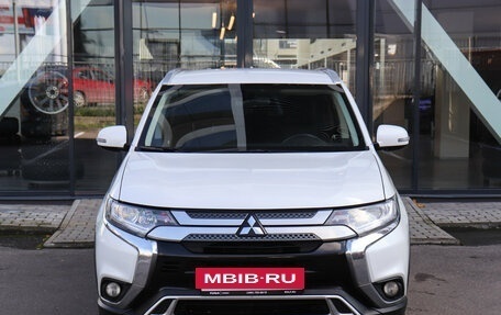Mitsubishi Outlander III рестайлинг 3, 2019 год, 1 969 000 рублей, 2 фотография