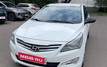 Hyundai Solaris II рестайлинг, 2014 год, 1 000 000 рублей, 3 фотография
