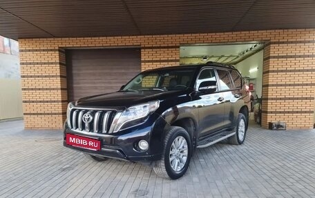 Toyota Land Cruiser Prado 150 рестайлинг 2, 2015 год, 3 680 000 рублей, 2 фотография