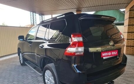 Toyota Land Cruiser Prado 150 рестайлинг 2, 2015 год, 3 680 000 рублей, 8 фотография