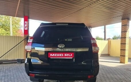 Toyota Land Cruiser Prado 150 рестайлинг 2, 2015 год, 3 680 000 рублей, 6 фотография