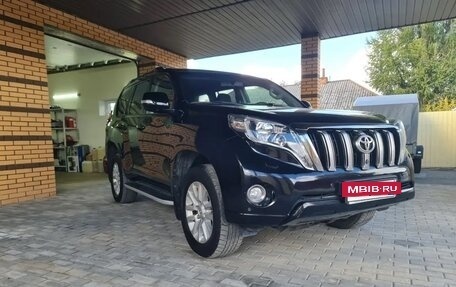 Toyota Land Cruiser Prado 150 рестайлинг 2, 2015 год, 3 680 000 рублей, 3 фотография