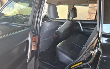 Toyota Land Cruiser Prado 150 рестайлинг 2, 2015 год, 3 680 000 рублей, 14 фотография