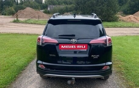 Toyota RAV4, 2019 год, 2 450 000 рублей, 3 фотография