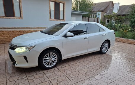 Toyota Camry, 2015 год, 1 650 000 рублей, 4 фотография