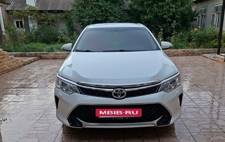 Toyota Camry, 2015 год, 1 650 000 рублей, 2 фотография