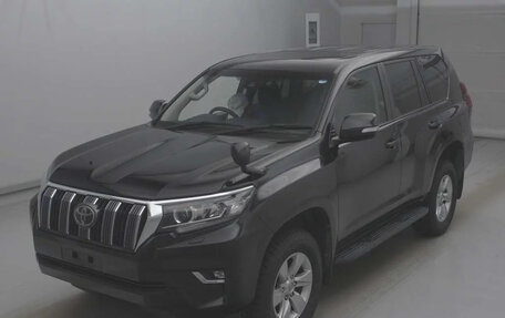 Toyota Land Cruiser Prado 150 рестайлинг 2, 2020 год, 6 570 000 рублей, 3 фотография