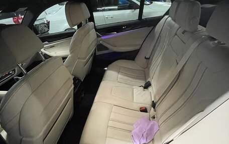 BMW 5 серия, 2019 год, 3 800 000 рублей, 13 фотография