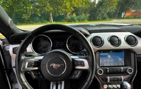 Ford Mustang VI рестайлинг, 2016 год, 3 650 000 рублей, 7 фотография