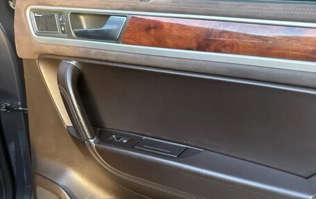 Volkswagen Touareg III, 2011 год, 1 680 000 рублей, 12 фотография