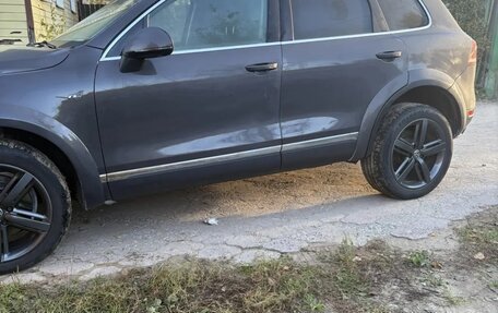 Volkswagen Touareg III, 2011 год, 1 680 000 рублей, 8 фотография