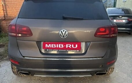 Volkswagen Touareg III, 2011 год, 1 680 000 рублей, 3 фотография