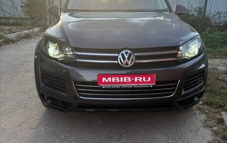 Volkswagen Touareg III, 2011 год, 1 680 000 рублей, 1 фотография
