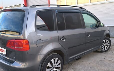Volkswagen Touran III, 2010 год, 1 000 000 рублей, 9 фотография