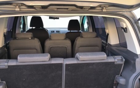 Volkswagen Touran III, 2010 год, 1 000 000 рублей, 15 фотография