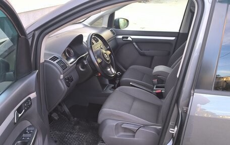 Volkswagen Touran III, 2010 год, 1 000 000 рублей, 12 фотография