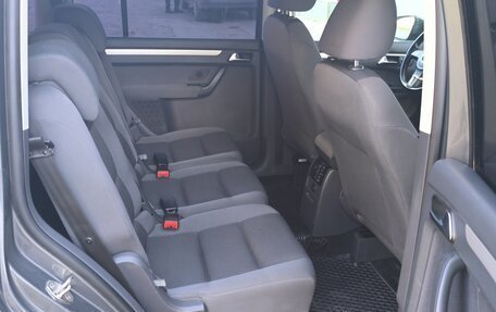 Volkswagen Touran III, 2010 год, 1 000 000 рублей, 13 фотография