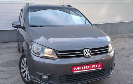 Volkswagen Touran III, 2010 год, 1 000 000 рублей, 6 фотография