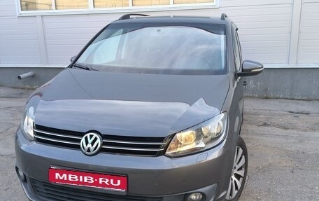 Volkswagen Touran III, 2010 год, 1 000 000 рублей, 3 фотография