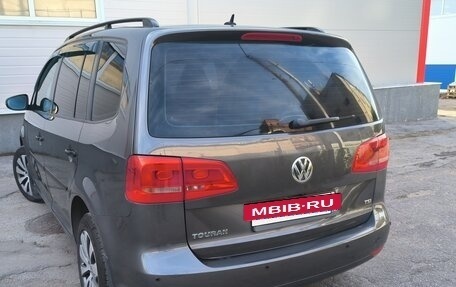 Volkswagen Touran III, 2010 год, 1 000 000 рублей, 5 фотография