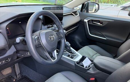 Toyota RAV4, 2025 год, 3 850 000 рублей, 16 фотография