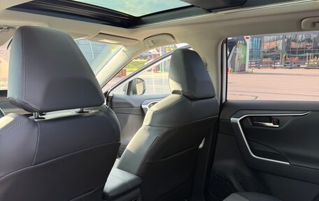 Toyota RAV4, 2025 год, 3 850 000 рублей, 15 фотография