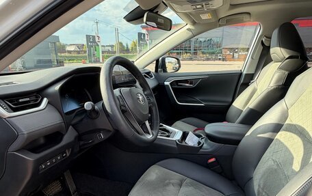 Toyota RAV4, 2025 год, 3 850 000 рублей, 20 фотография