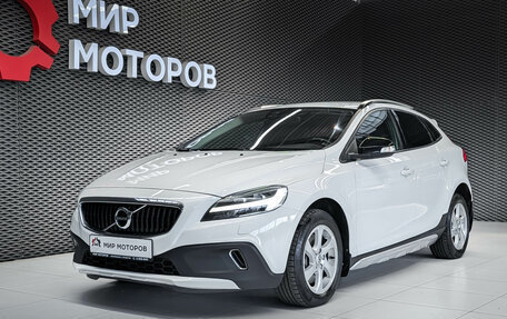 Volvo V40 Cross Country I, 2018 год, 1 950 000 рублей, 12 фотография
