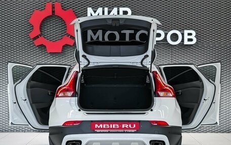Volvo V40 Cross Country I, 2018 год, 1 950 000 рублей, 10 фотография