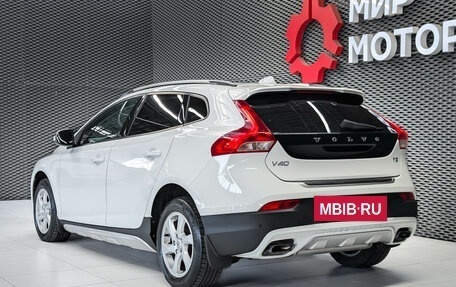 Volvo V40 Cross Country I, 2018 год, 1 950 000 рублей, 14 фотография