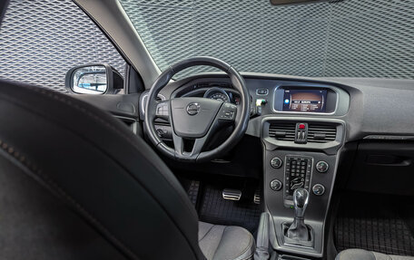 Volvo V40 Cross Country I, 2018 год, 1 950 000 рублей, 23 фотография