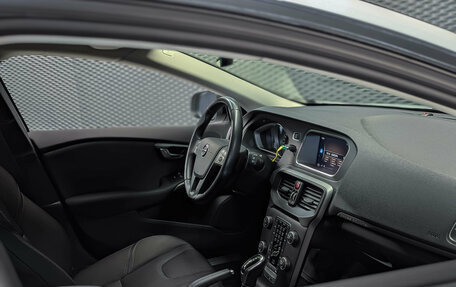Volvo V40 Cross Country I, 2018 год, 1 950 000 рублей, 38 фотография