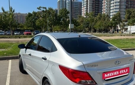 Hyundai Solaris II рестайлинг, 2015 год, 1 090 000 рублей, 2 фотография