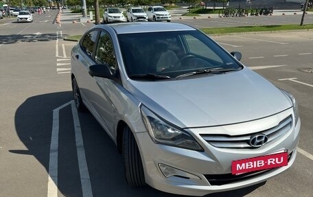 Hyundai Solaris II рестайлинг, 2015 год, 1 090 000 рублей, 6 фотография