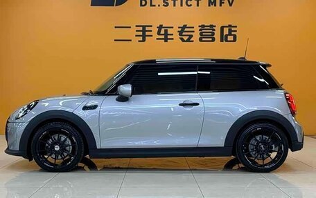 MINI Clubman, 2023 год, 2 100 000 рублей, 5 фотография