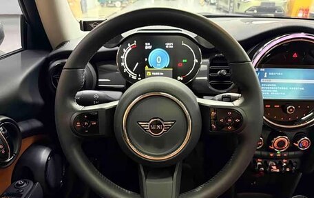 MINI Clubman, 2023 год, 2 100 000 рублей, 9 фотография