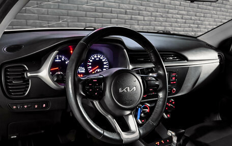 KIA Rio IV, 2021 год, 1 370 000 рублей, 12 фотография