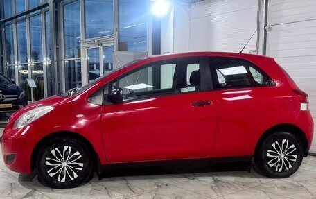 Toyota Yaris III рестайлинг, 2010 год, 479 000 рублей, 3 фотография