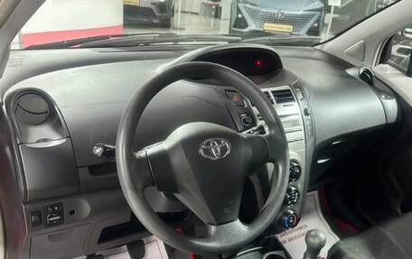 Toyota Yaris III рестайлинг, 2010 год, 479 000 рублей, 9 фотография