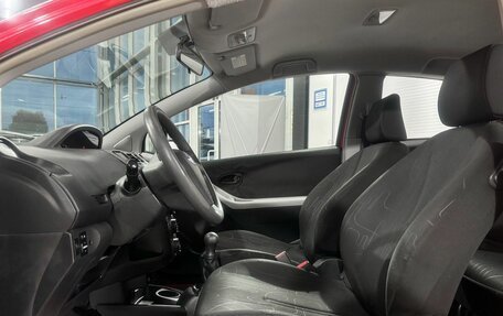 Toyota Yaris III рестайлинг, 2010 год, 479 000 рублей, 8 фотография