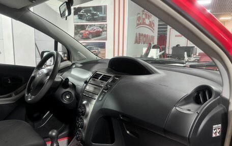 Toyota Yaris III рестайлинг, 2010 год, 479 000 рублей, 13 фотография