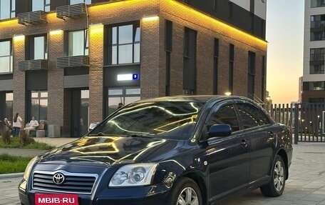 Toyota Avensis III рестайлинг, 2005 год, 575 000 рублей, 1 фотография